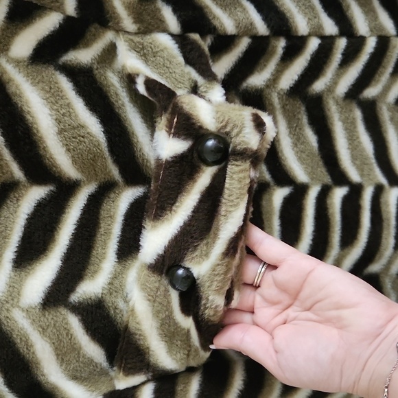 Vintage Mob Wife Vibe Coat Faux Fur Vintage Maximalist Y2K Blokecore - Picture 9 of 12